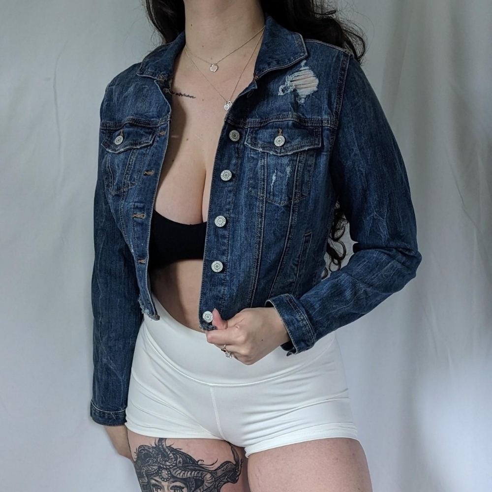 Maurices Distressed cropped denim jacket